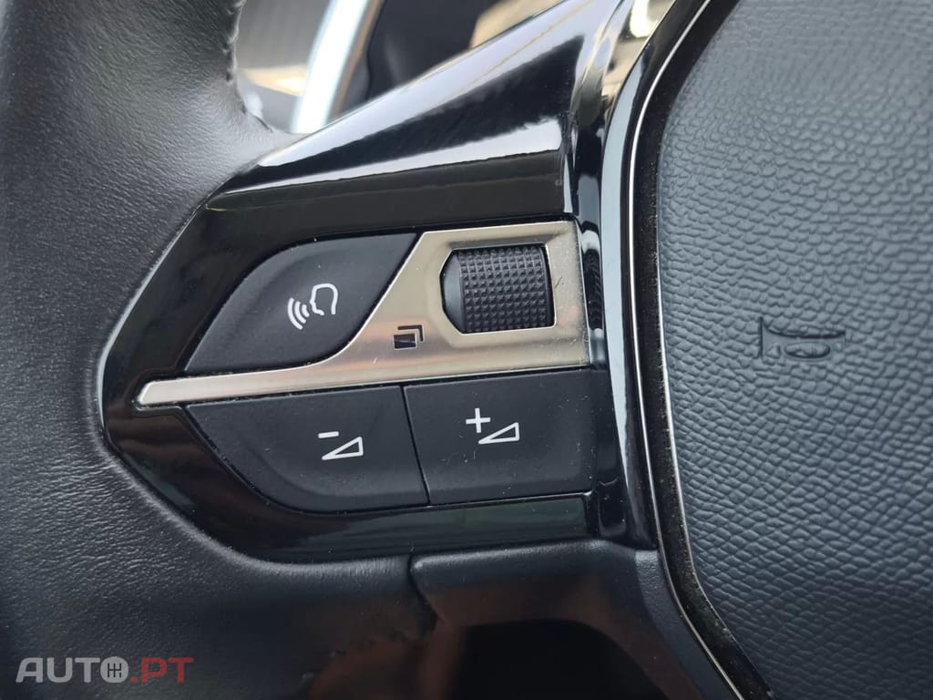 Peugeot 2008 PureTech 130 EAT8 Allure