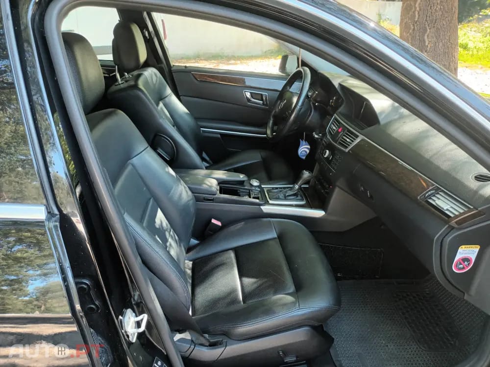 Mercedes-Benz E 200 BlueTEC Avantgarde Auto