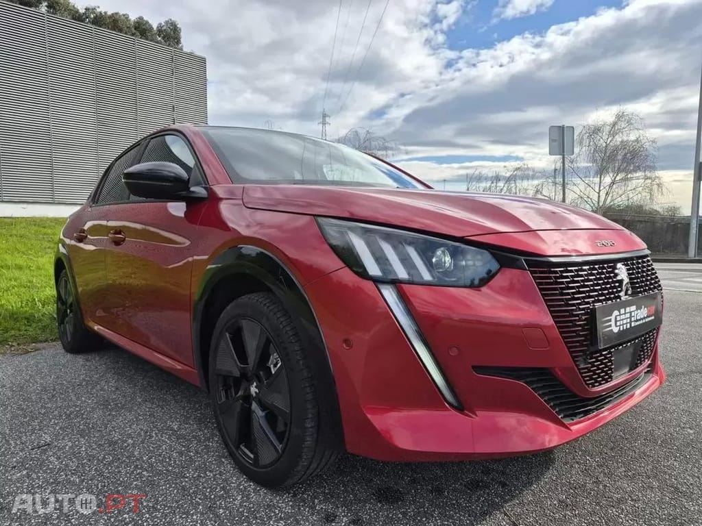 Peugeot E-208 50 kWh GT