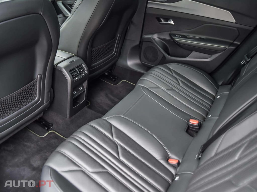 Peugeot 408 1.6 Hybrid GT e-EAT8