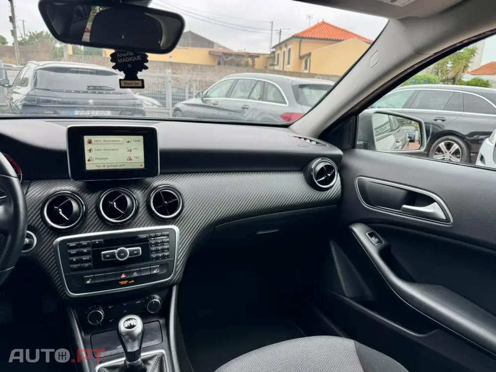Mercedes-Benz GLA 180 d Style