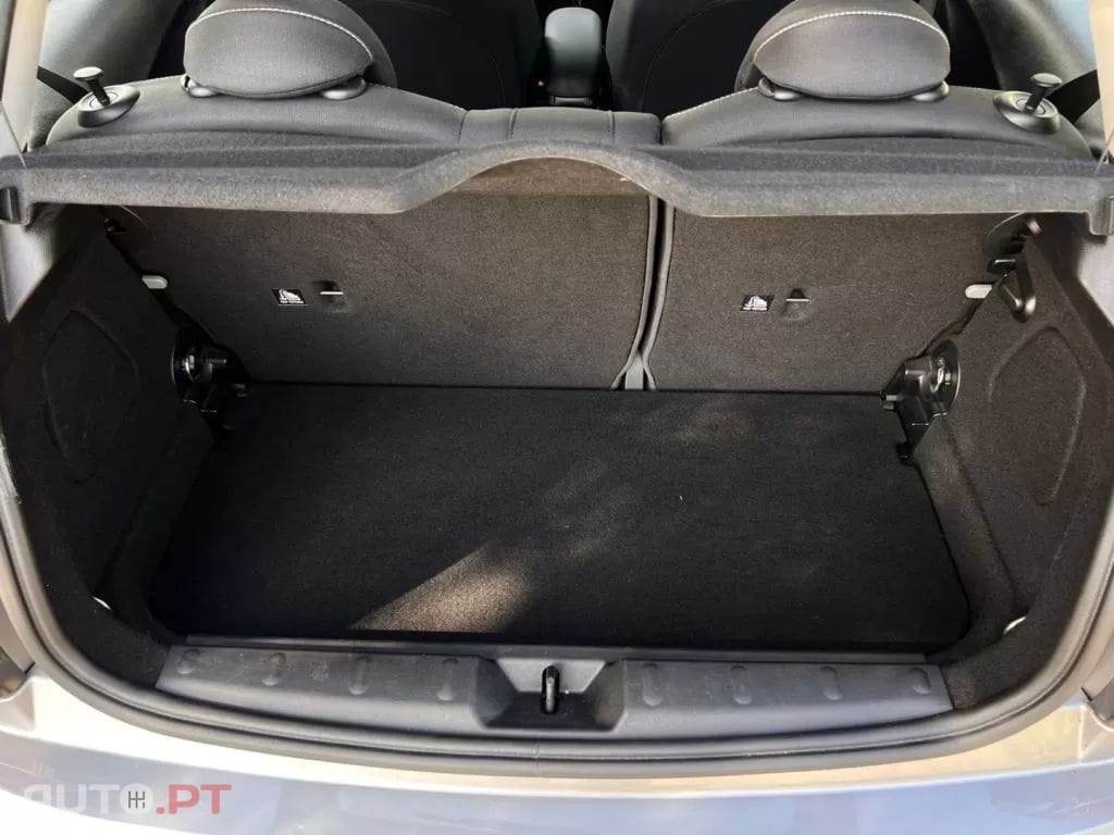 MINI Cooper Premium First Essential