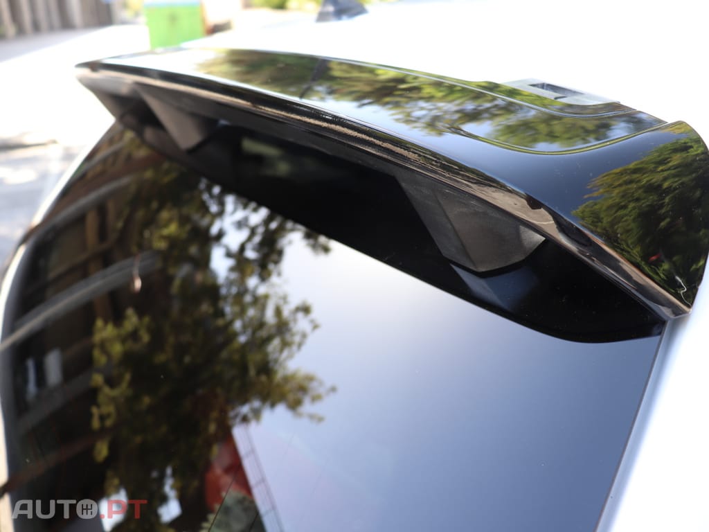 Renault Twingo 1.0 Zen - Black & White