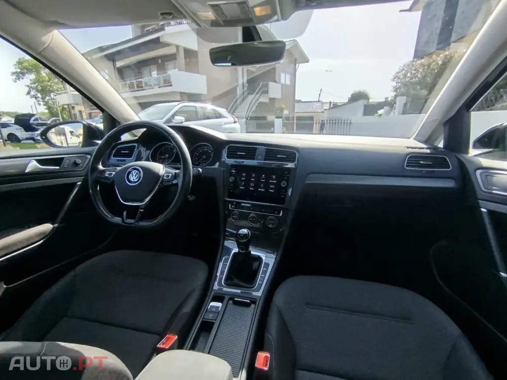 Volkswagen Golf 1.6 TDI Confortline