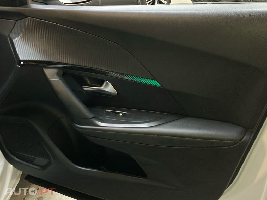 Peugeot 2008 1.2 PureTech Allure