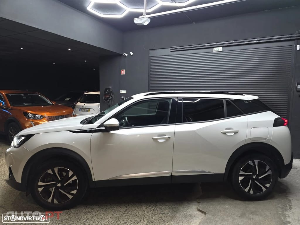 Peugeot E-2008 50 kWh Allure Pack