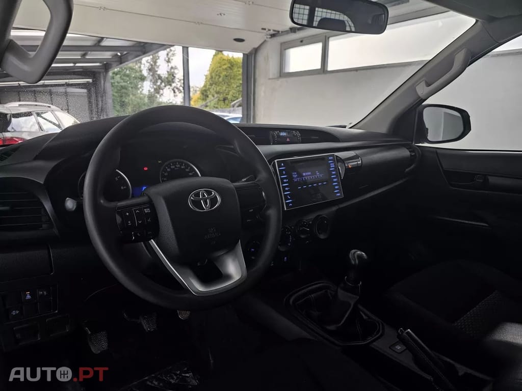 Toyota Hilux 2.4 D-4D 4WD CD CM