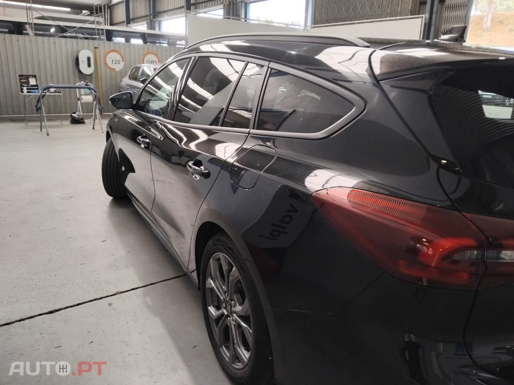 Ford Focus SW 1.0 EcoBoost MHEV ST-Line