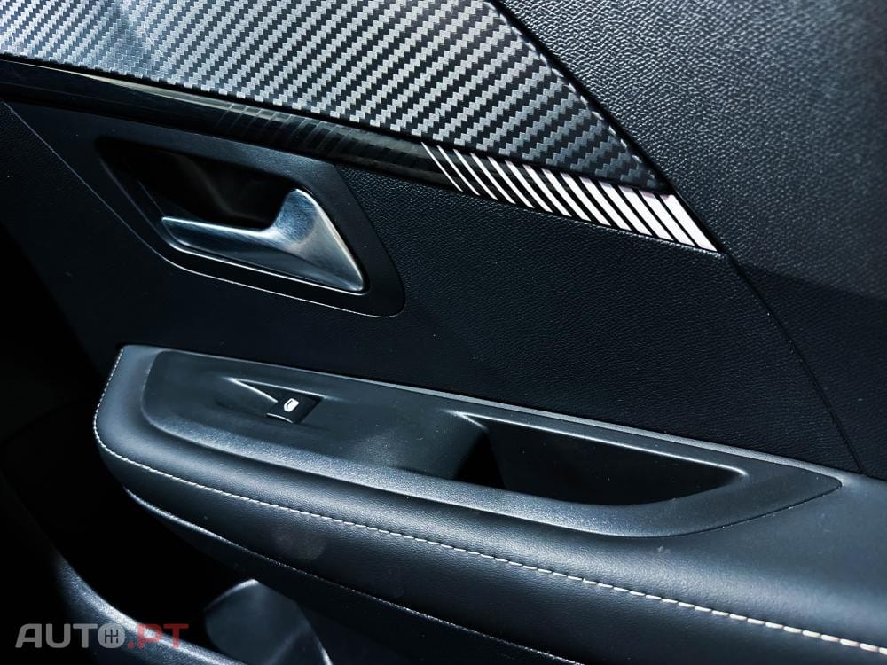 Peugeot 208 1.2 Hybrid Allure e-DCS6