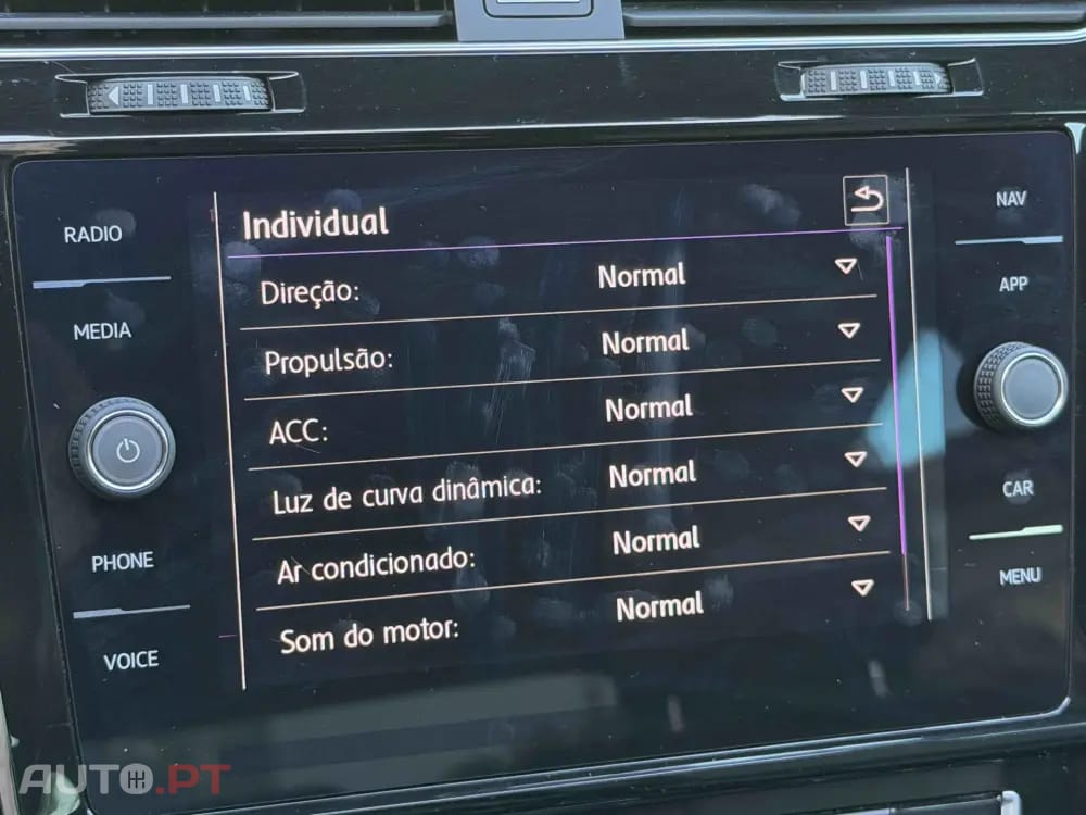 Volkswagen Golf R 4Motion (BlueMotion )