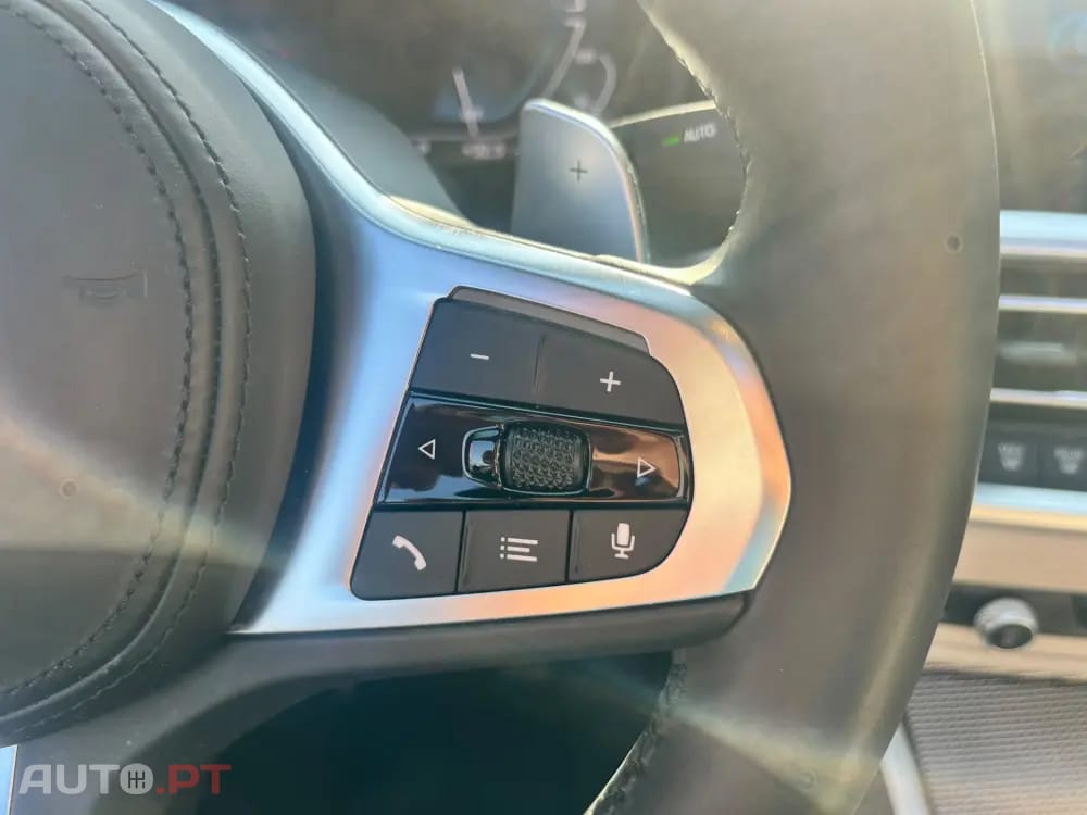 BMW 330 e Pack Desportivo M Auto
