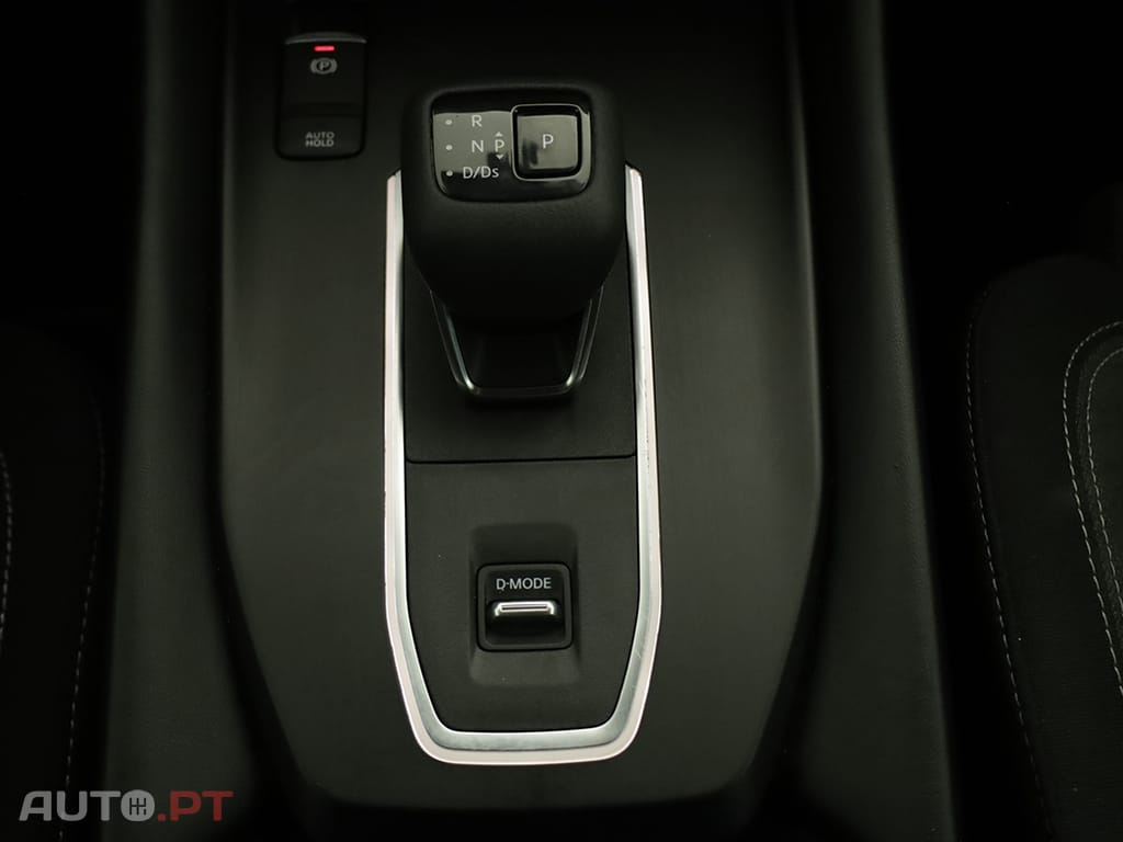 Nissan Qashqai Qashqai 1.3 DIG-T N-Connecta LED Xtronic