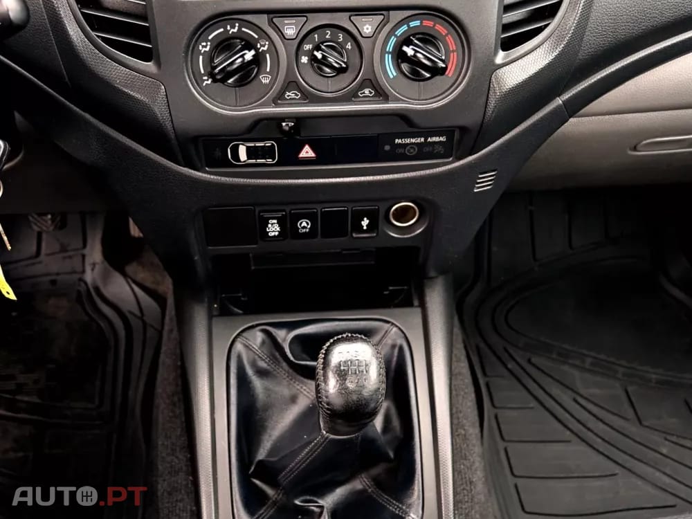 Mitsubishi L200 2.4 DI-D CD S.Cab 3L Instyle 4WD