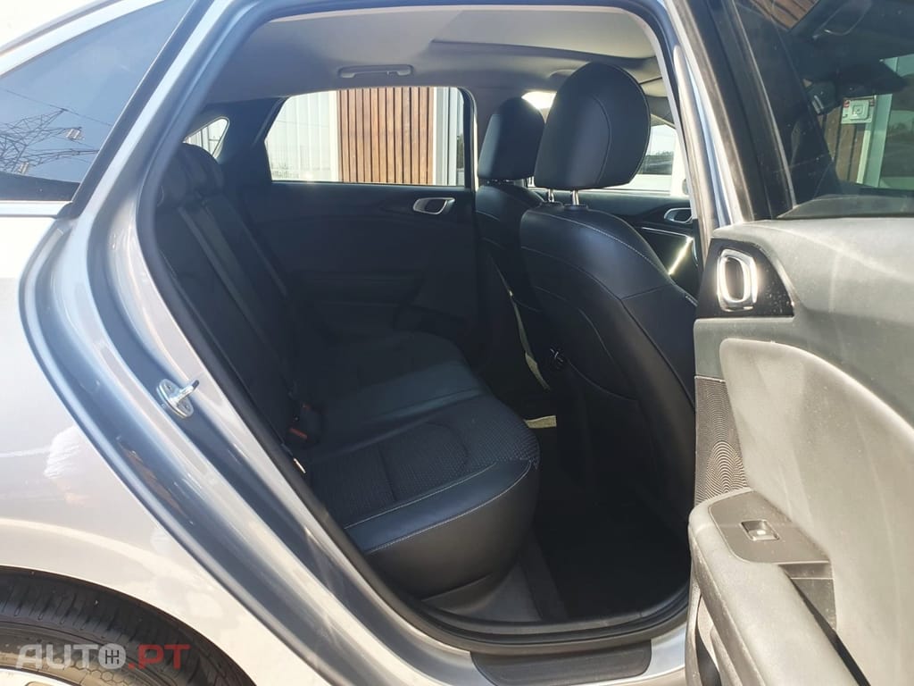 Kia Ceed 1.6 CRDi TX+SRF
