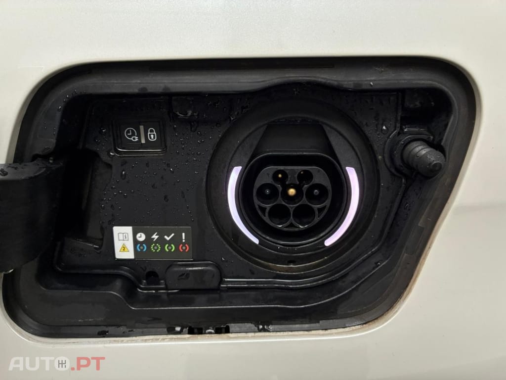 Peugeot 3008 1.6 Hybrid4 GT e-EAT8