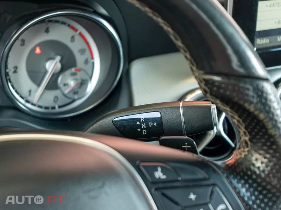 Mercedes-Benz GLA 220 CDI 4Matic 7G-DCT Style