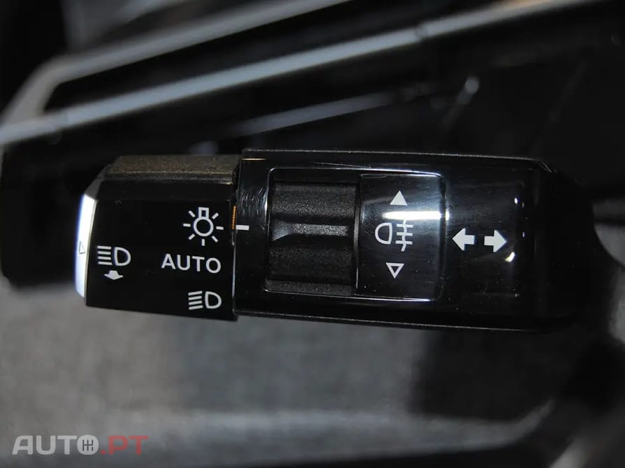 Peugeot 5008 1.2 Hybrid Allure e-DCS6
