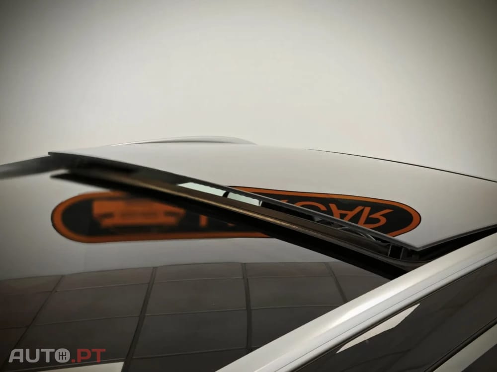 Mercedes-Benz E 220 Exclusive — fotografia 37