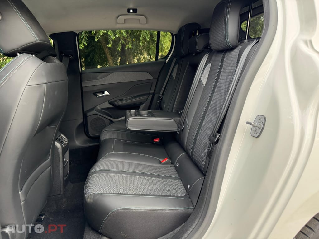Peugeot 308 1.2 PureTech Allure EAT8