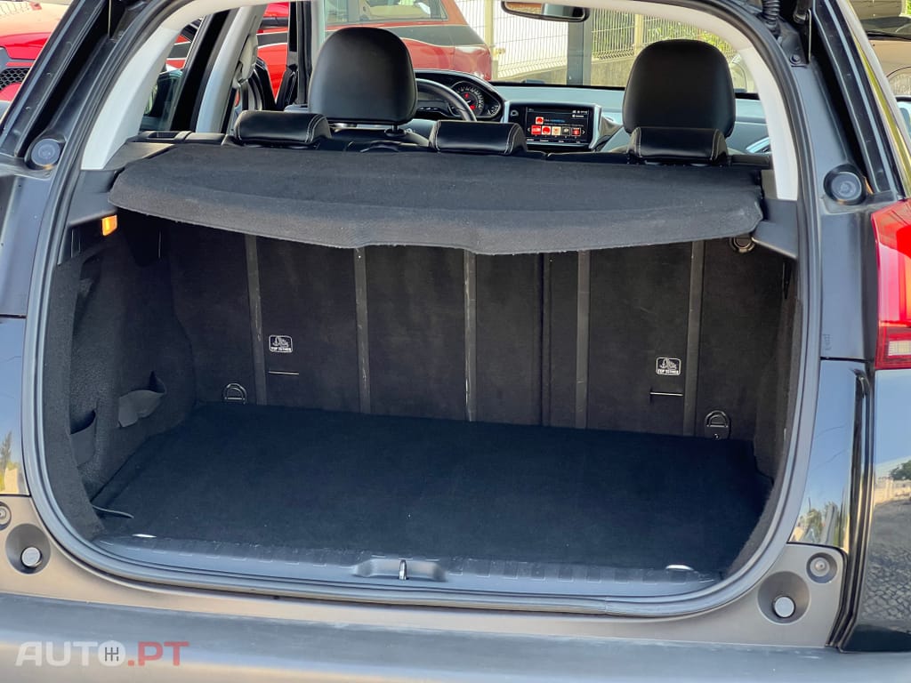 Peugeot 2008 1.5 BlueHDi Signature