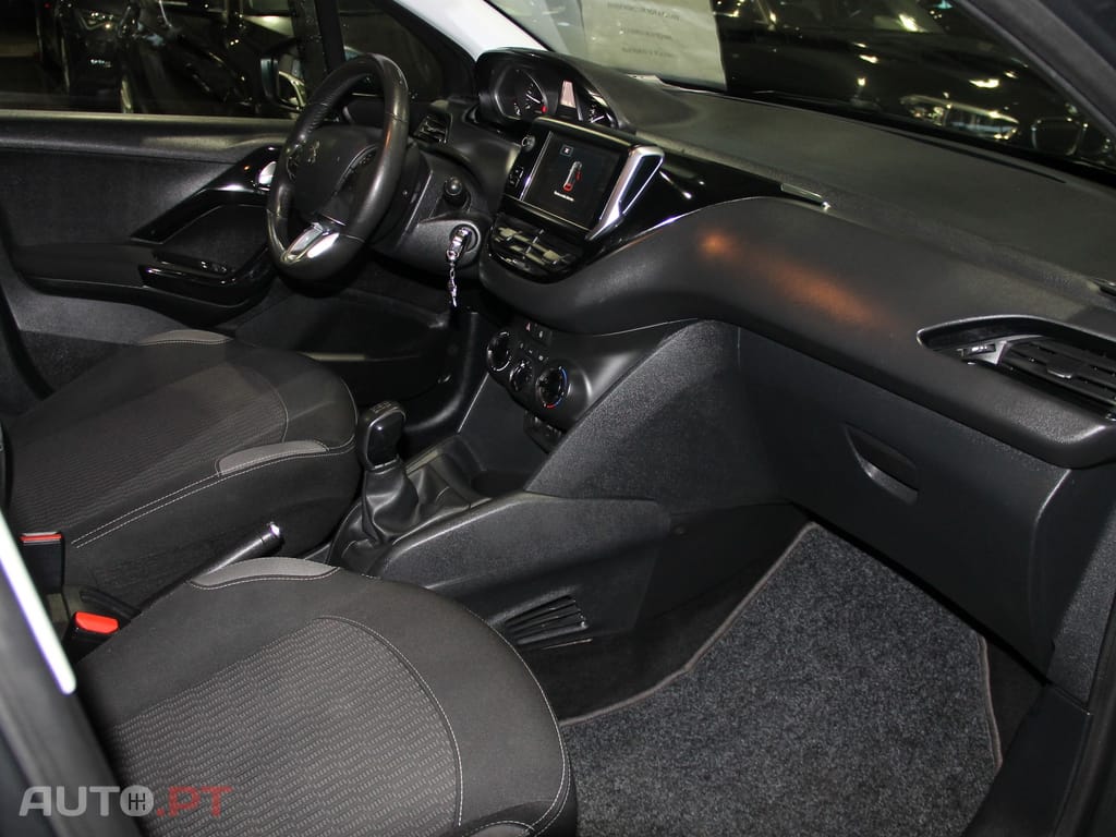 Peugeot 208 1.6 BlueHDi