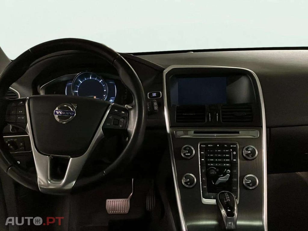 Volvo XC60 2.0 D4 Momentum Plus Geartronic