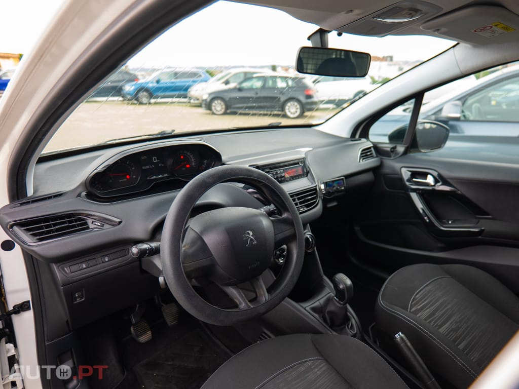 Peugeot 208 1.4 HDi
