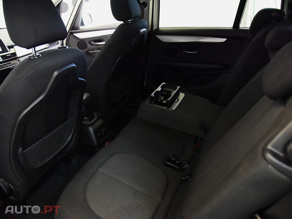 BMW 216 i 7L Advantage