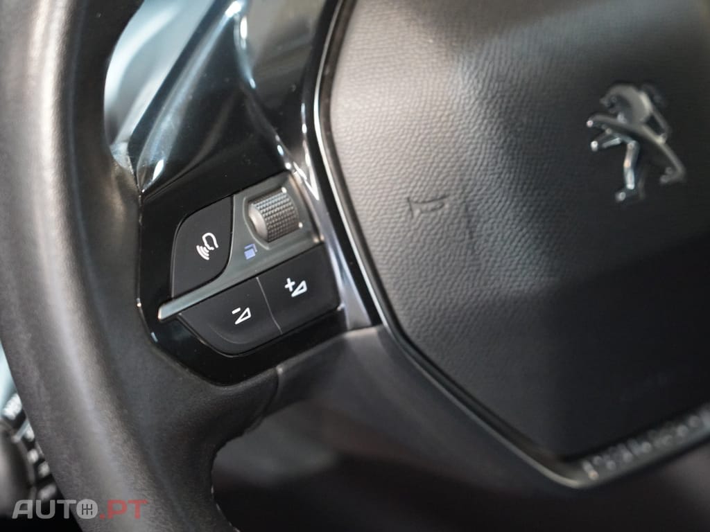 Peugeot E-208 50 kWh Allure