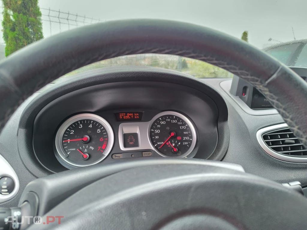 Renault Clio 1.2 16V Privilège Luxe