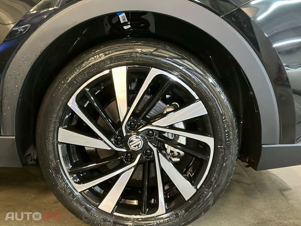 MG ZS 1.5 Hybrid+ Luxury
