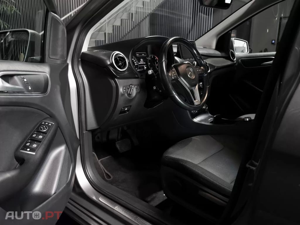 Mercedes-Benz B 180 d 7G-DCT