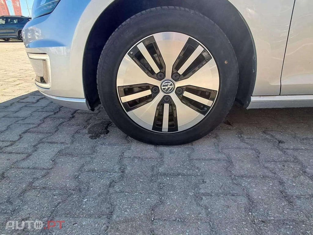 Volkswagen e-Golf AC/DC