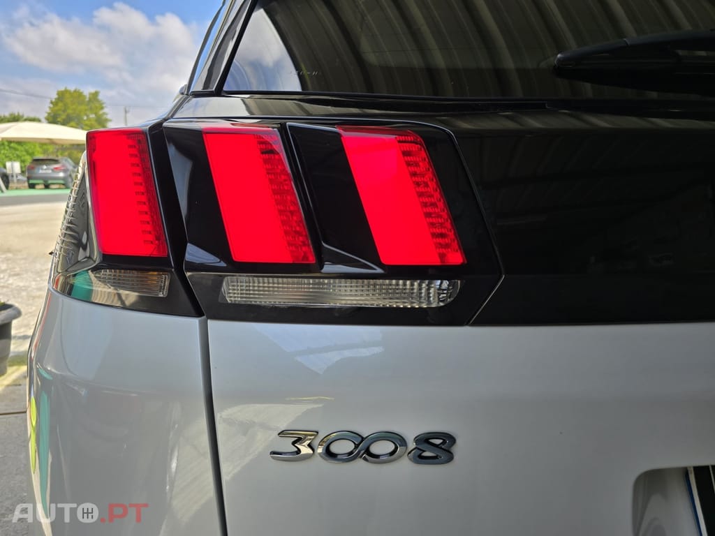 Peugeot 3008 1.2 PureTech Allure EAT8