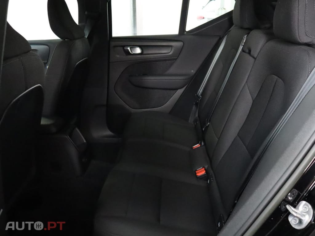 Volvo XC40 1.5 T4 Essential PG HYBRID