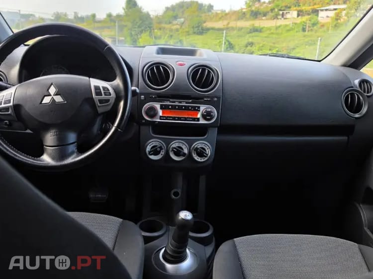 Mitsubishi Colt 1.3 Invite CA