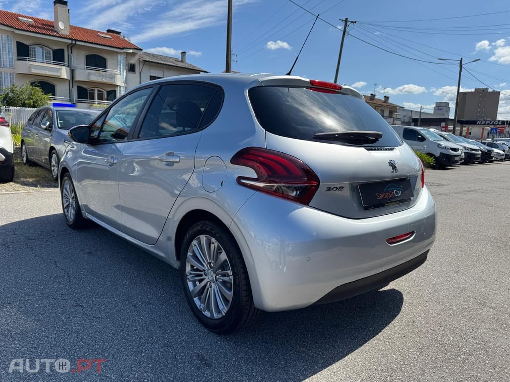 Peugeot 208 1.2 PureTech Style