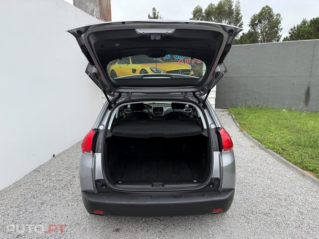 Peugeot 2008 1.2 VTi Active