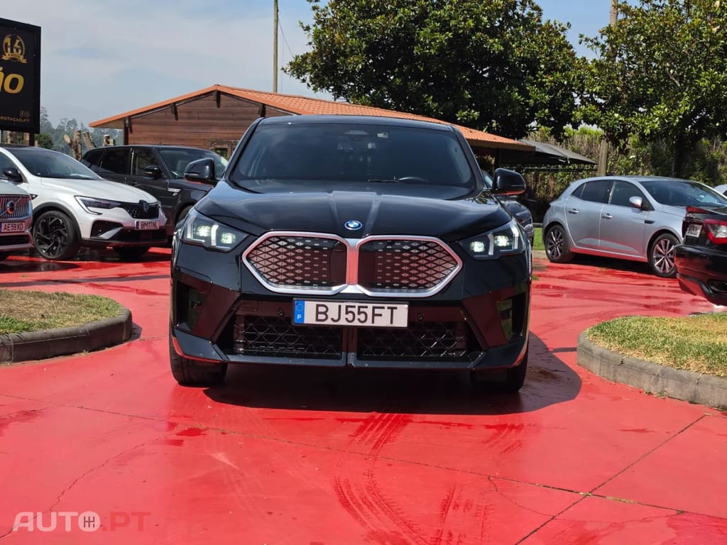 BMW iX2 eDrive20 Pack Desportivo M — fotografia 2