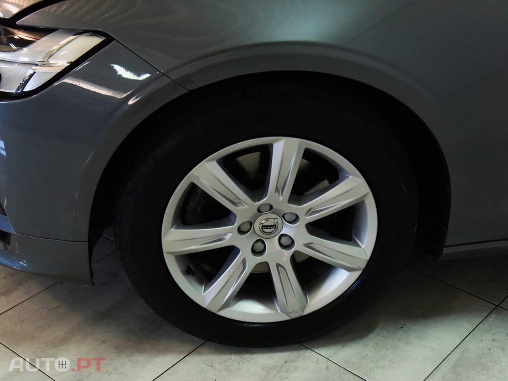 Volvo V90 2.0 D4 Momentum Geartronic
