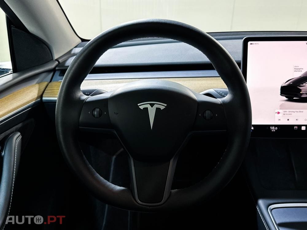 Tesla Model Y Long Range Dual Motor AWD