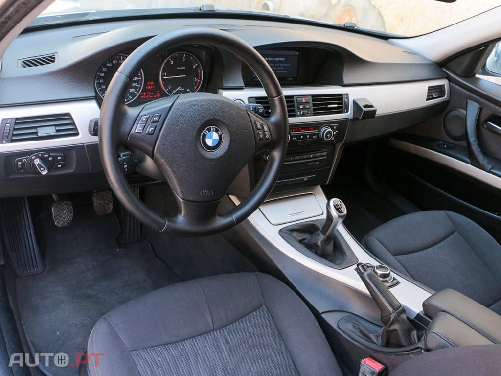BMW 320 d Touring Navigation Sport