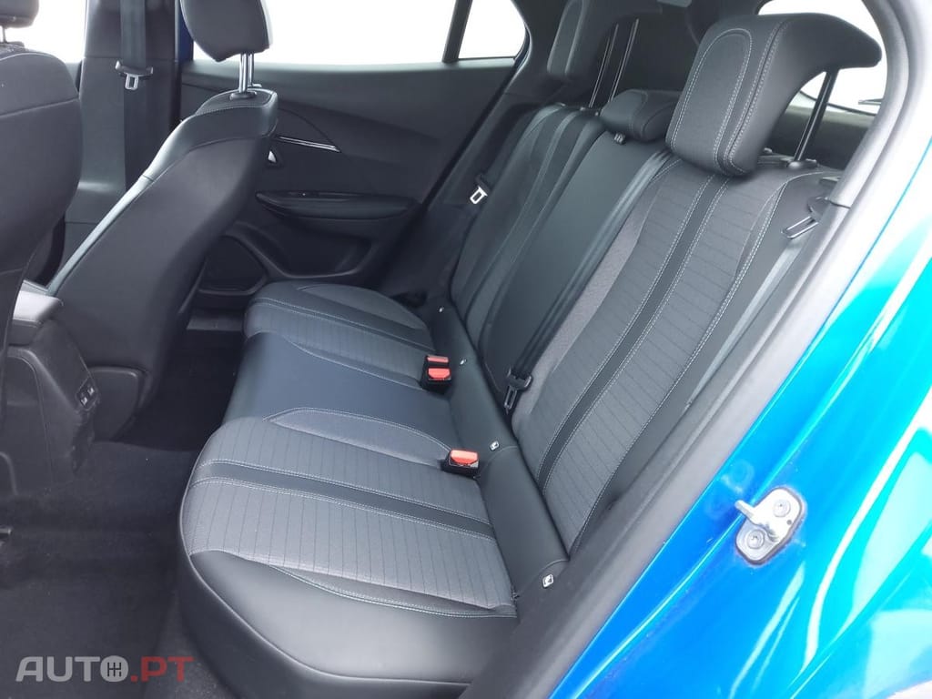 Peugeot 2008 1.2 PureTech Allure Pack