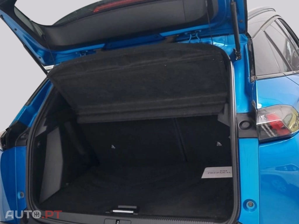 Peugeot E-2008 50 kWh GT