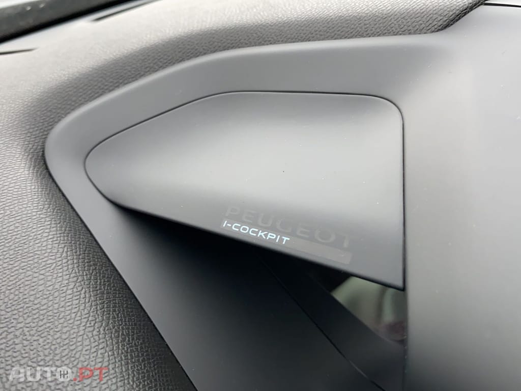 Peugeot 2008 1.5 BlueHDi Allure EAT8