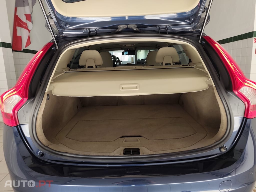 Volvo V60 2.0 D4 Momentum