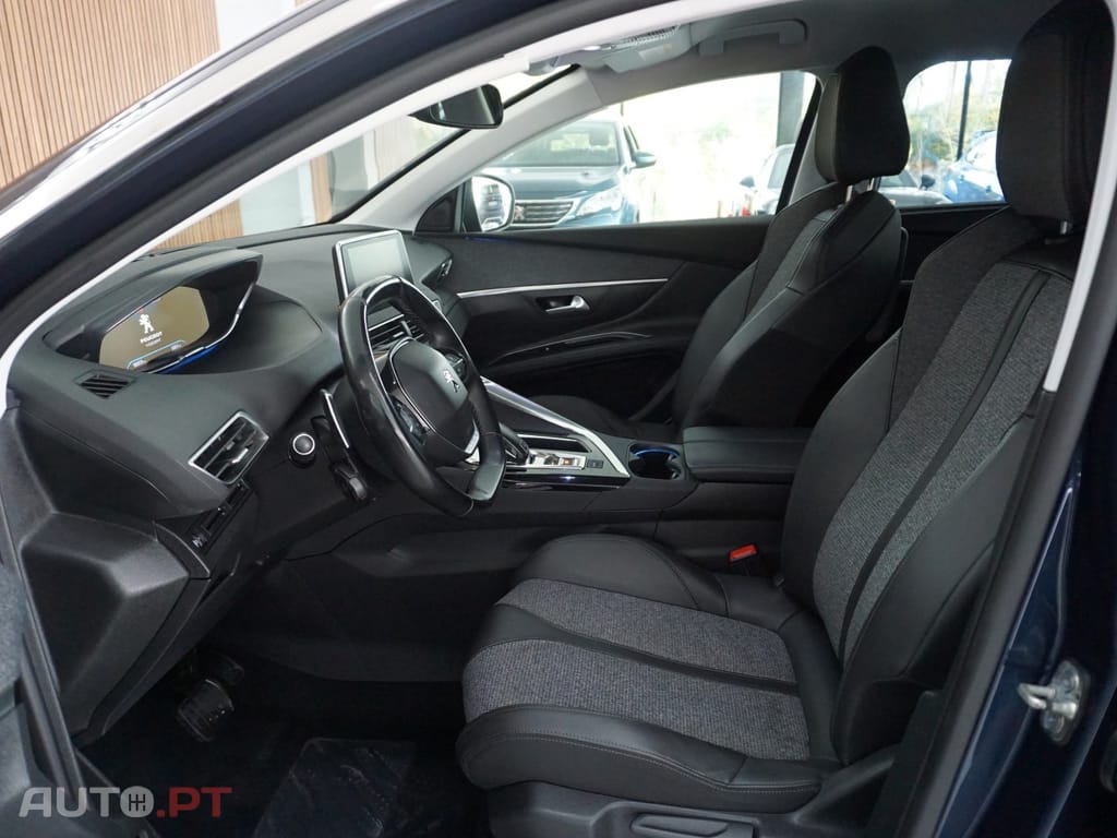Peugeot 5008 1.2 PureTech Allure EAT8