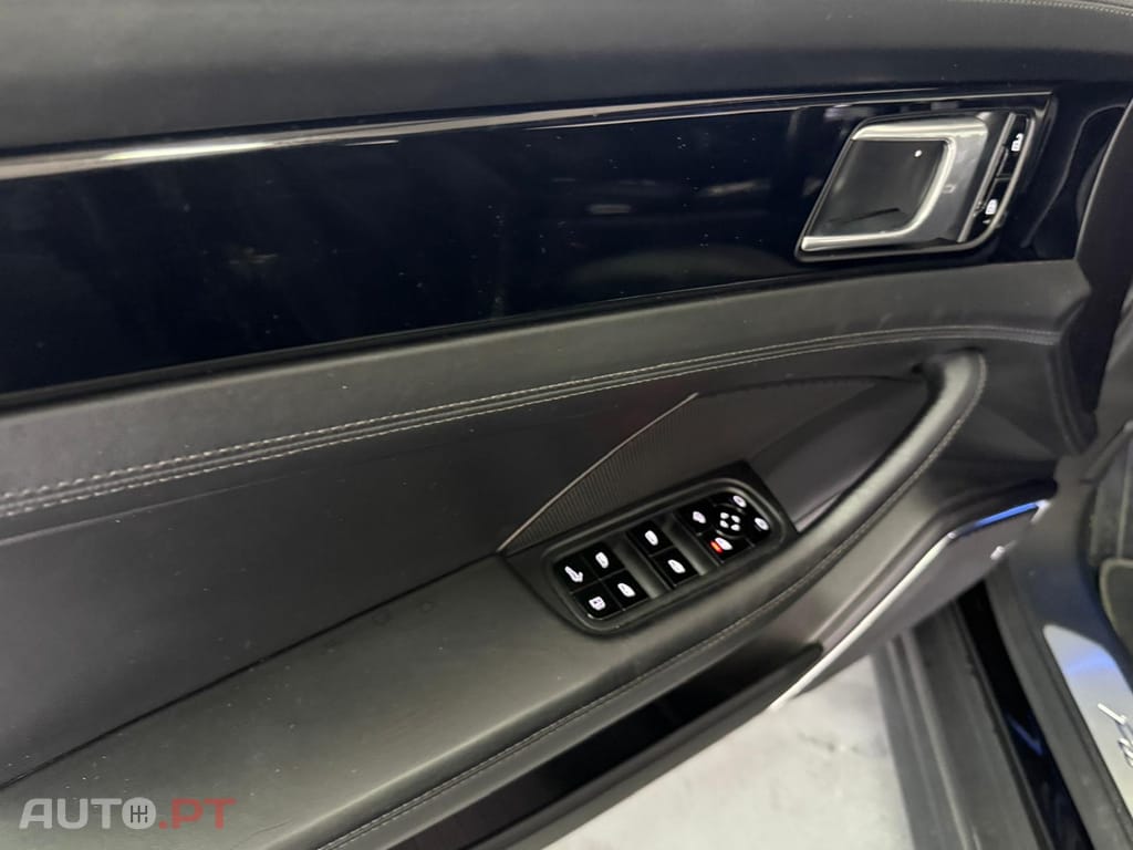 Porsche Panamera 4 E-Hybrid Plug-in