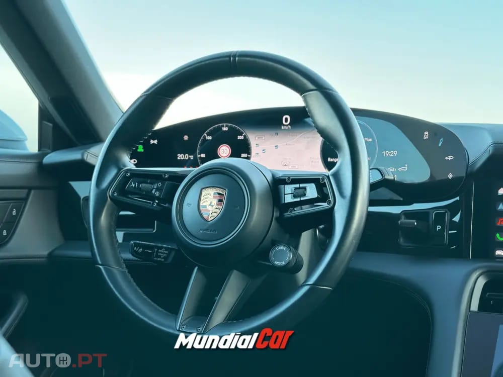 Porsche Taycan 4