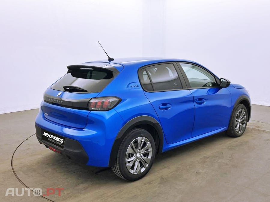 Peugeot E-208 50 kWh Style